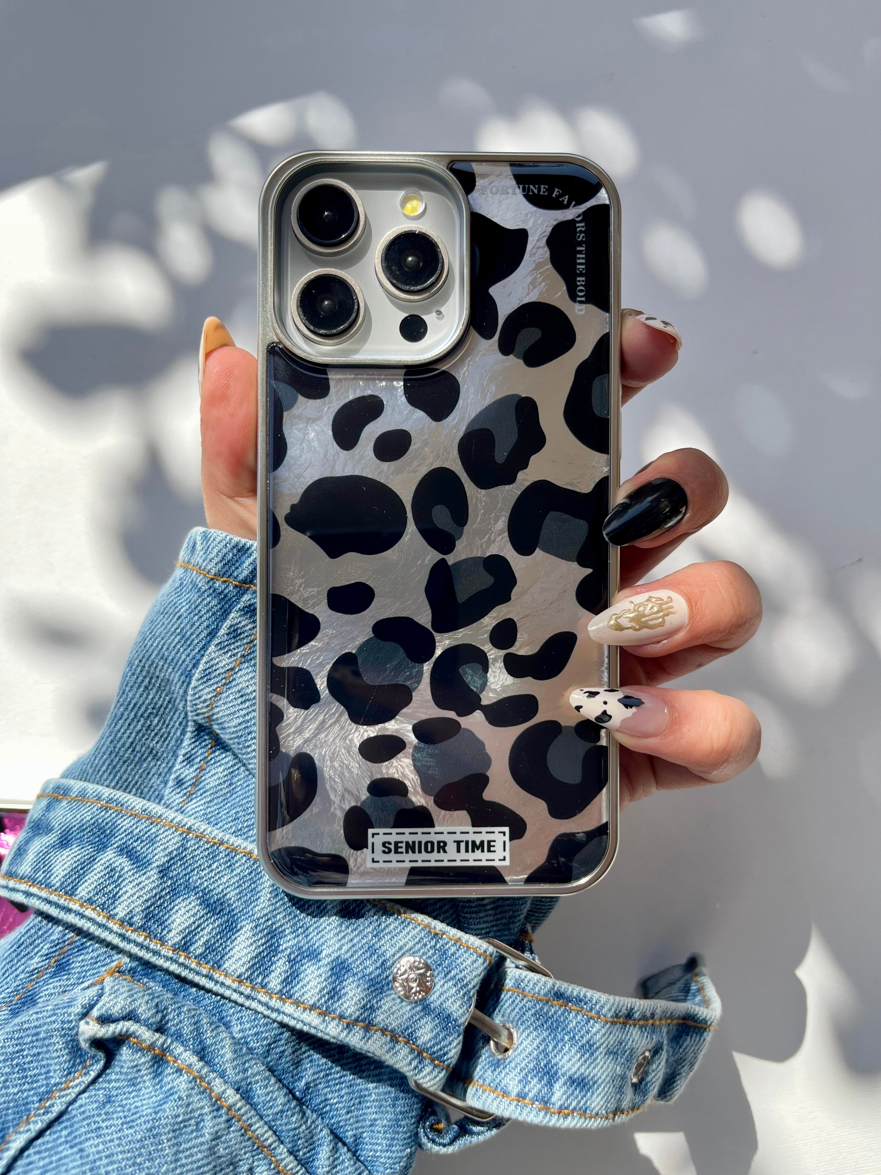 Leo with Silver Frame Case