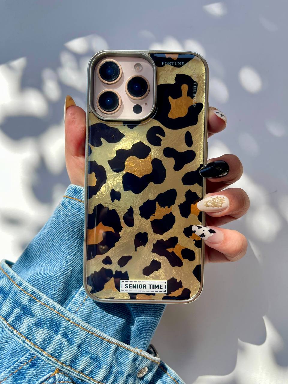 Leo with Silver Frame Case